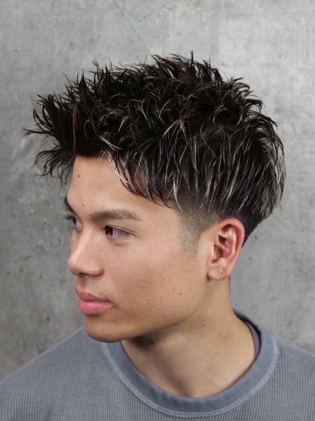 アップバング/ハイライト/ツーブロック〈理容室〉