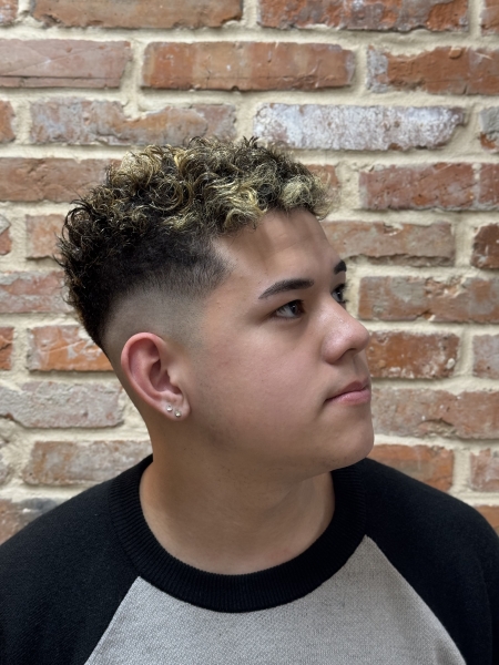 【HIRO GINZA仙台本店-/伊東 蓮明流】金メッシュフェード