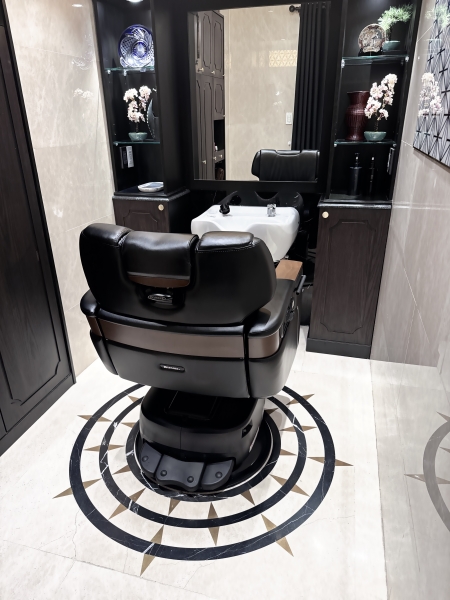 JAPAN MADE BARBER CHAIRS