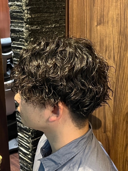 清潔感と男らしさを両立!スパイラルパーマの魅力