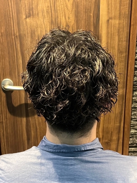 秋の垢抜けヘア!スパイラルパーマで印象チェンジ