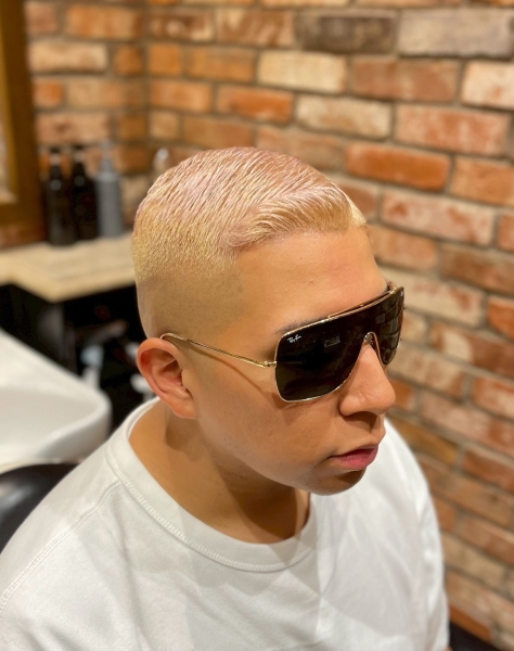 ピンクブロンドカラー フェード