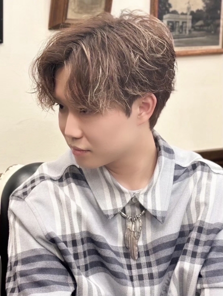 ミディアムセンターパートパーマ