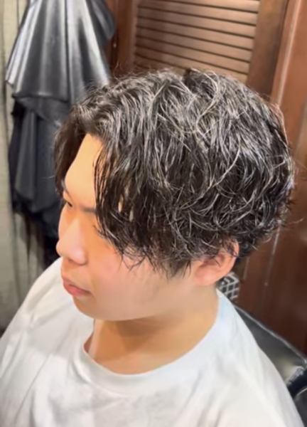 センターパートシャドウパーマ