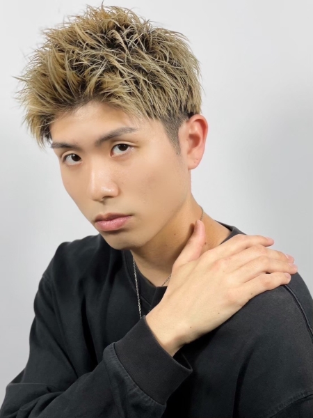 メンズハイトーン/スパイキーショート〈理容室〉