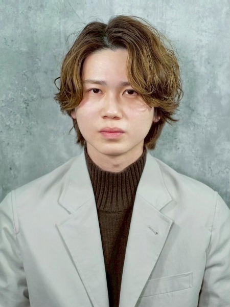 センターパート/ハイトーン/パーマ/ウルフ