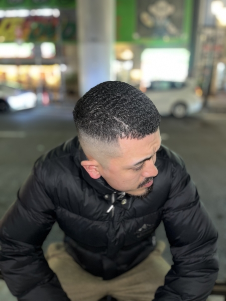 パンチパーマ×スキンフェード