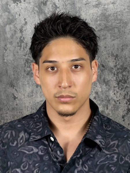 黒髪アップバングショート