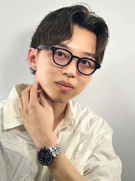 【好印象】大人のツーブロック×爽やかアップバングショート