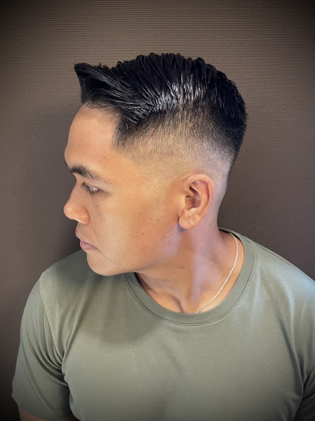 73 スキンフェード サイドパート