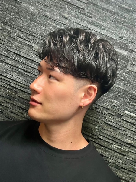 この春おすすめ!ツーブロックフェードセンターパート