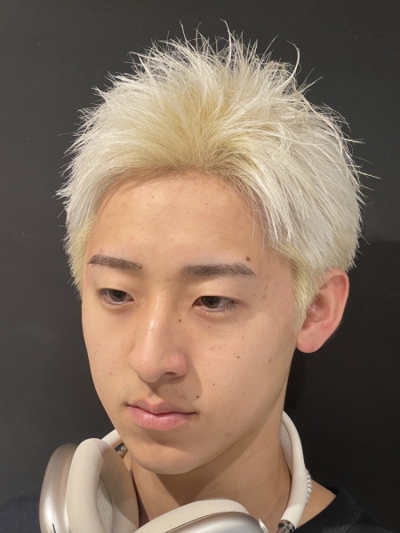 【仙台】ホワイトブリーチ×スパイキーショート