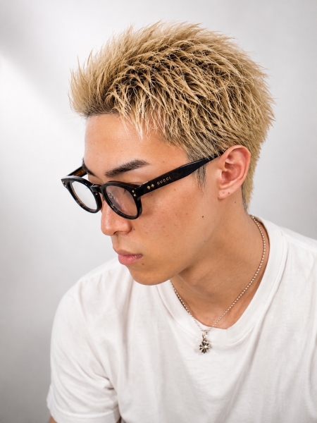 スパイキーショート/ハイトーンカラー〈理容室〉