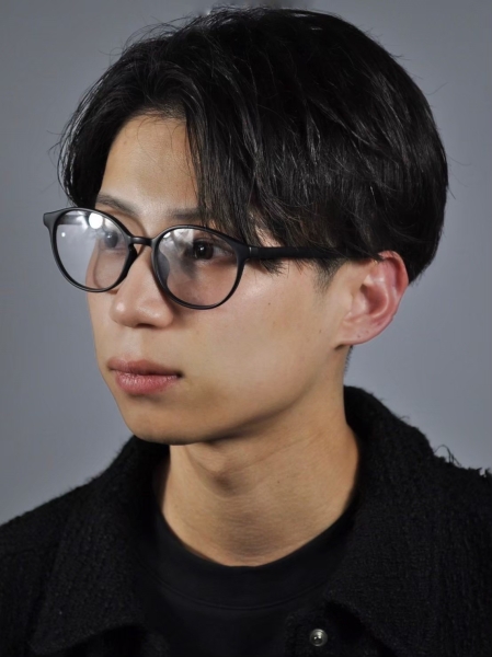 センターパートマッシュ