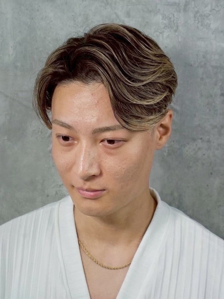 ハイトーン/メッシュ/フェザーパーマ〈理容室〉